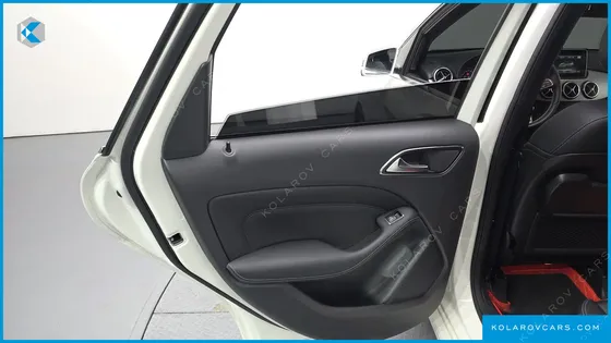 MERCEDES B-CLASS B220