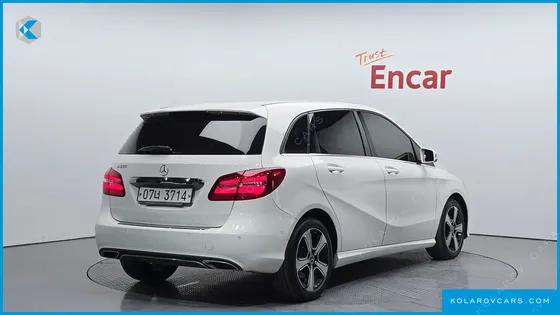 MERCEDES B-CLASS B220