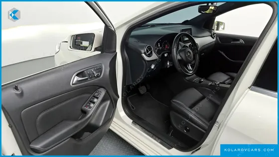 MERCEDES B-CLASS B220