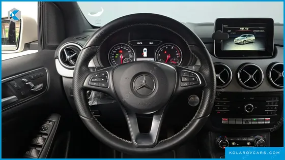MERCEDES B-CLASS B220