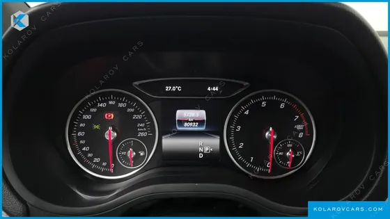 MERCEDES B-CLASS B220