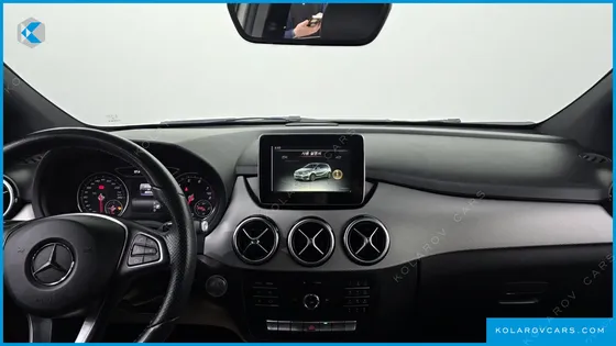 MERCEDES B-CLASS B220