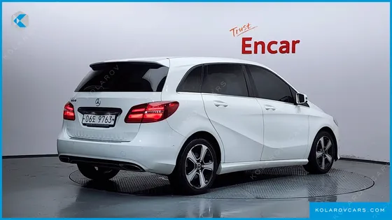 MERCEDES B-CLASS B220