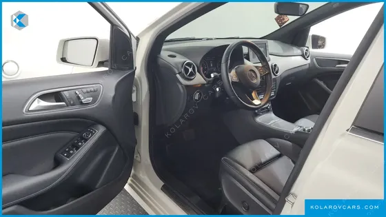 MERCEDES B-CLASS B220