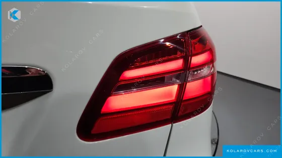 MERCEDES B-CLASS B220
