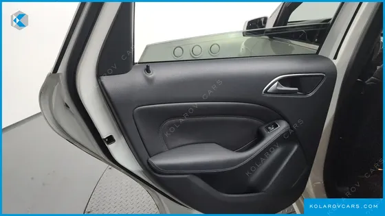 MERCEDES B-CLASS B220