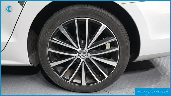 VOLKSWAGEN JETTA 2.0 TDI BLUEMOTION