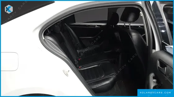 VOLKSWAGEN JETTA 2.0 TDI BLUEMOTION