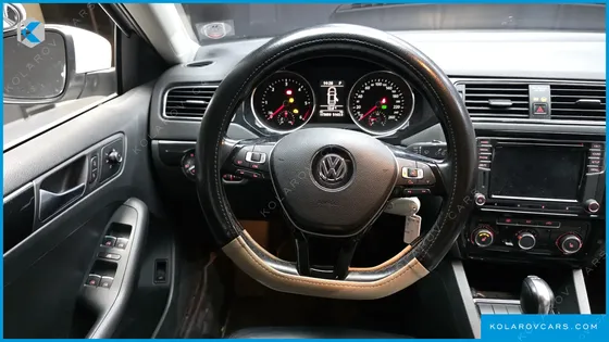 VOLKSWAGEN JETTA 2.0 TDI BLUEMOTION