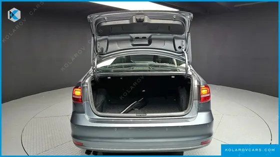 VOLKSWAGEN JETTA 2.0 TDI BLUEMOTION