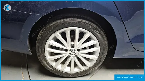 VOLKSWAGEN JETTA 1.6 TDI BLUE MOTION