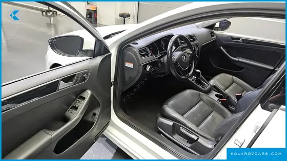 VOLKSWAGEN JETTA 2.0 TDI BLUEMOTION PREMIUM