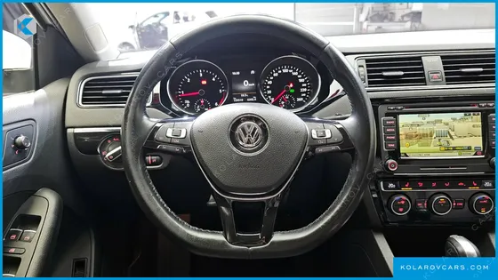 VOLKSWAGEN JETTA 2.0 TDI BLUEMOTION PREMIUM