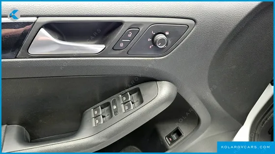 VOLKSWAGEN JETTA 2.0 TDI BLUEMOTION PREMIUM