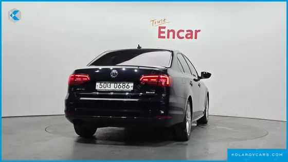 VOLKSWAGEN JETTA 2.0 TDI BLUEMOTION PREMIUM