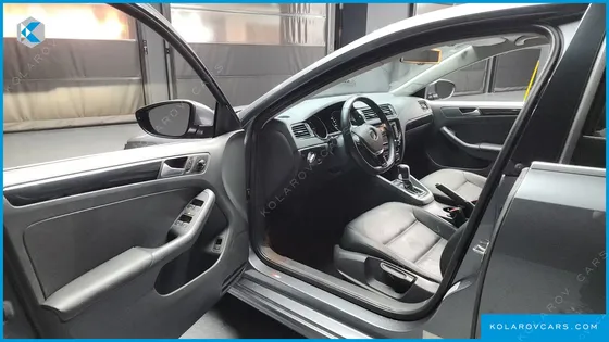 VOLKSWAGEN JETTA 2.0 TDI BLUEMOTION PREMIUM