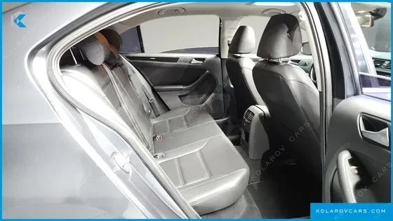 VOLKSWAGEN JETTA 2.0 TDI BLUEMOTION PREMIUM