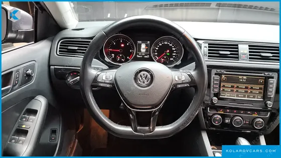 VOLKSWAGEN JETTA 2.0 TDI BLUEMOTION PREMIUM