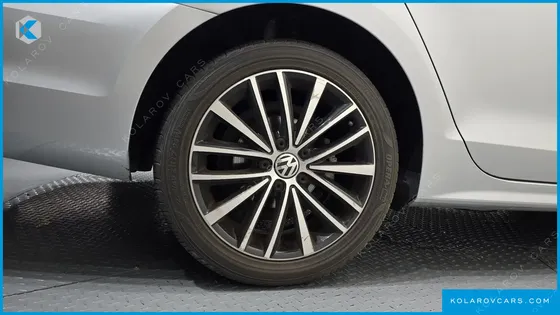 VOLKSWAGEN JETTA 2.0 TDI BLUEMOTION