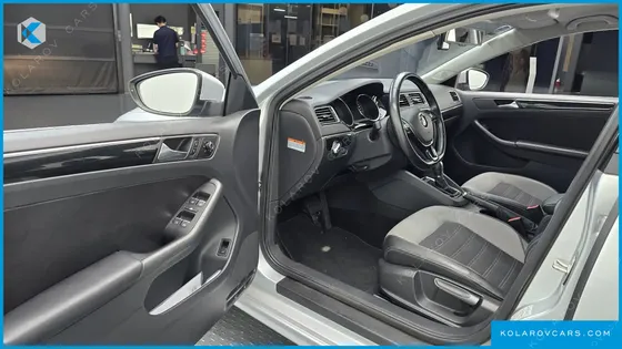 VOLKSWAGEN JETTA 2.0 TDI BLUEMOTION