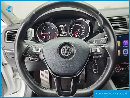 VOLKSWAGEN JETTA 2.0 TDI BLUEMOTION