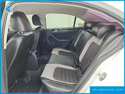 VOLKSWAGEN JETTA 2.0 TDI BLUEMOTION