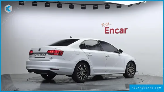 VOLKSWAGEN JETTA 2.0 TDI BLUEMOTION