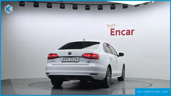 VOLKSWAGEN JETTA 2.0 TDI BLUEMOTION