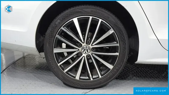 VOLKSWAGEN JETTA 2.0 TDI BLUEMOTION