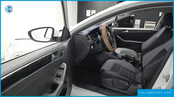 VOLKSWAGEN JETTA 2.0 TDI BLUEMOTION