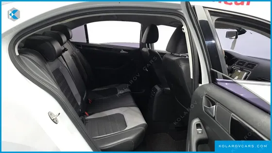 VOLKSWAGEN JETTA 2.0 TDI BLUEMOTION
