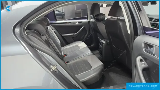 VOLKSWAGEN JETTA 2.0 TDI BLUEMOTION