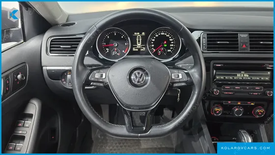 VOLKSWAGEN JETTA 2.0 TDI BLUEMOTION