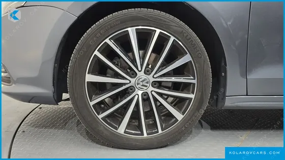 VOLKSWAGEN JETTA 2.0 TDI BLUEMOTION