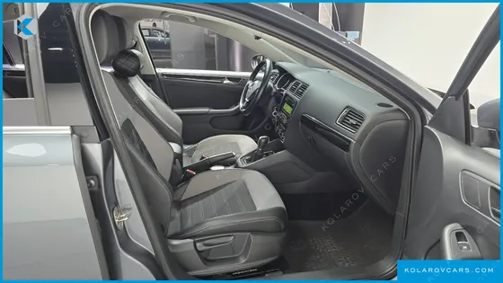 VOLKSWAGEN JETTA 2.0 TDI BLUEMOTION