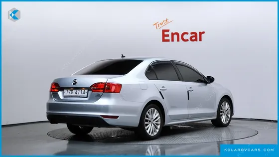 VOLKSWAGEN JETTA 1.6 TDI BLUE MOTION