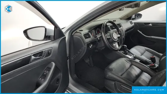 VOLKSWAGEN JETTA 1.6 TDI BLUE MOTION