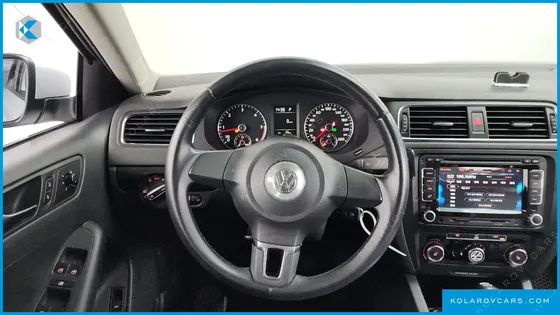 VOLKSWAGEN JETTA 1.6 TDI BLUE MOTION