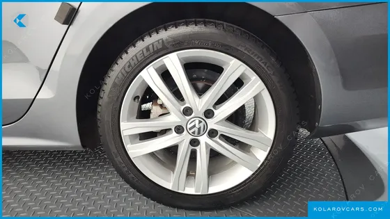 VOLKSWAGEN JETTA 2.0 TDI BLUEMOTION PREMIUM