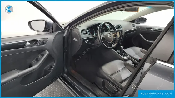 VOLKSWAGEN JETTA 2.0 TDI BLUEMOTION PREMIUM