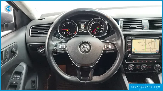 VOLKSWAGEN JETTA 2.0 TDI BLUEMOTION PREMIUM