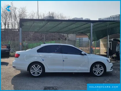 VOLKSWAGEN JETTA 2.0 TDI BLUEMOTION PREMIUM