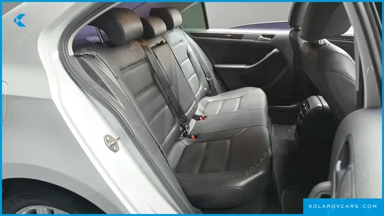 VOLKSWAGEN JETTA 2.0 TDI BLUEMOTION PREMIUM