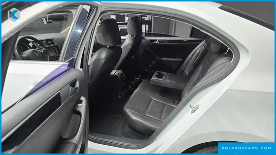 VOLKSWAGEN JETTA 2.0 TDI BLUEMOTION PREMIUM