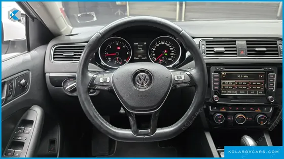VOLKSWAGEN JETTA 2.0 TDI BLUEMOTION PREMIUM
