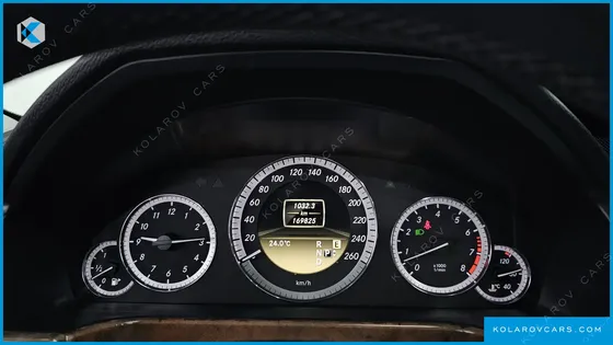 MERCEDES E-CLASS E300 ELEGANCE