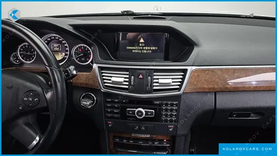 MERCEDES E-CLASS E300 ELEGANCE