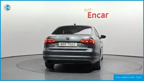 VOLKSWAGEN JETTA 2.0 TDI BLUEMOTION PREMIUM