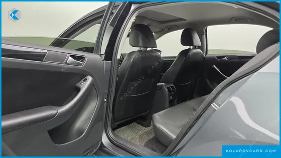 VOLKSWAGEN JETTA 2.0 TDI BLUEMOTION PREMIUM