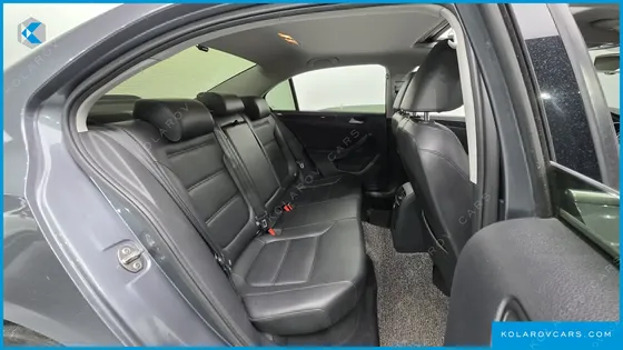 VOLKSWAGEN JETTA 2.0 TDI BLUEMOTION PREMIUM